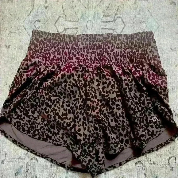 Gapfit Shorts - Picture 2 of 3